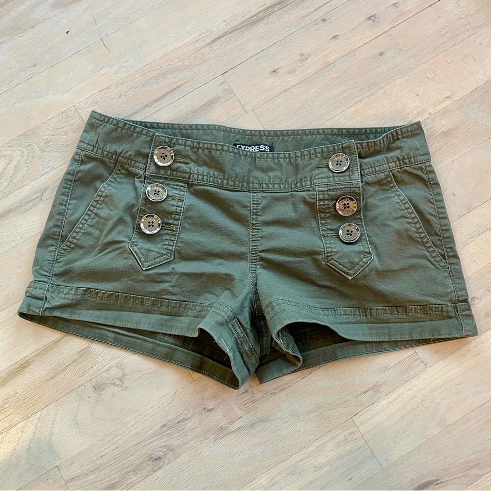 Express Shorts | Size: 4